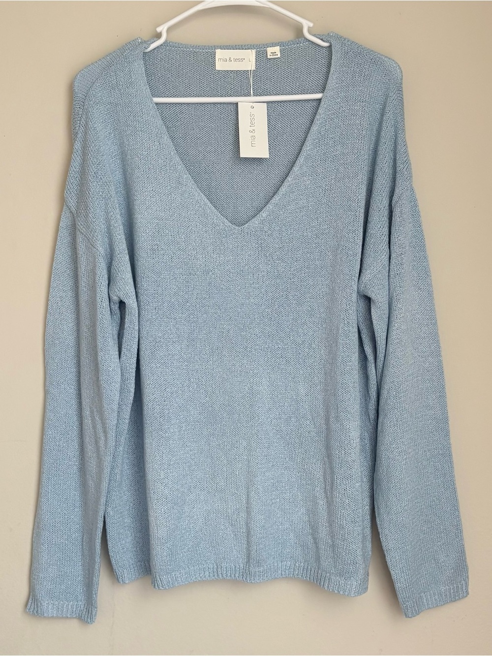 NWT Mia & Tess Light Blue V-Neck Knit Sweater Size L women